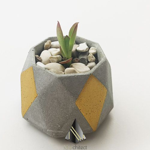 GEOMETRIC POT