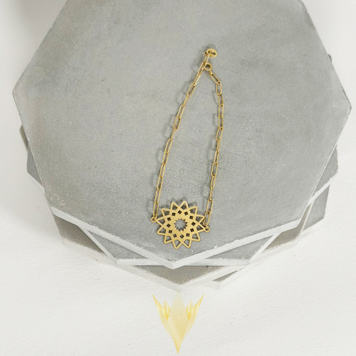 ARABESQUE FLOWER